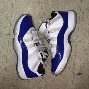 Jordan 11 Retro Low White Concord (W)